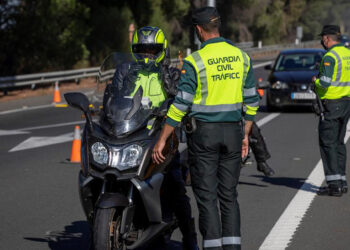 Muere un motorista al sufrir un accidente con un camión en la AP-7 en Fuengirola