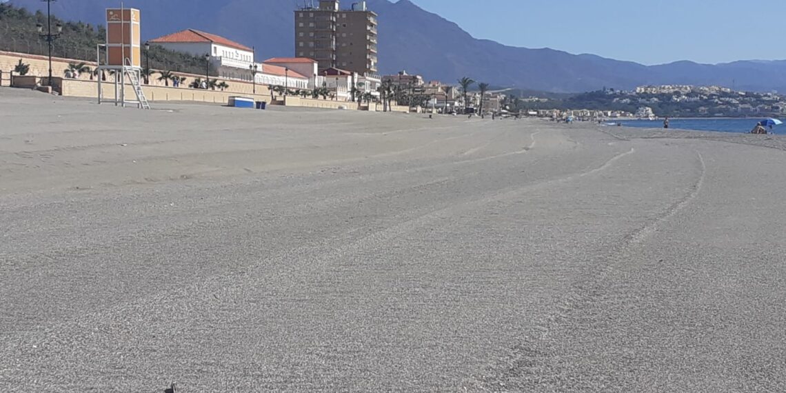 Las playas de Manilva, a punto para disfrutarlas