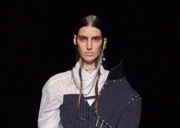 La manilveña Morgane Stengel, Miss World Manilva 2019, desfila en parís para Jean Paul Gaultier