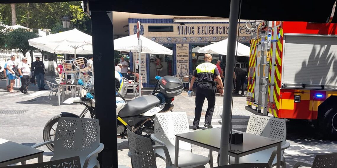 Un conductor atropella a varias personas en una terraza de Marbella