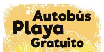 Entra en funcionamiento el autobús gratuito a la playa de Casares