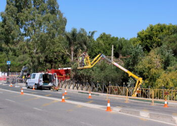 Comienzan en Estepona las obras de ampliación de las pasarelas del puente de La Cala