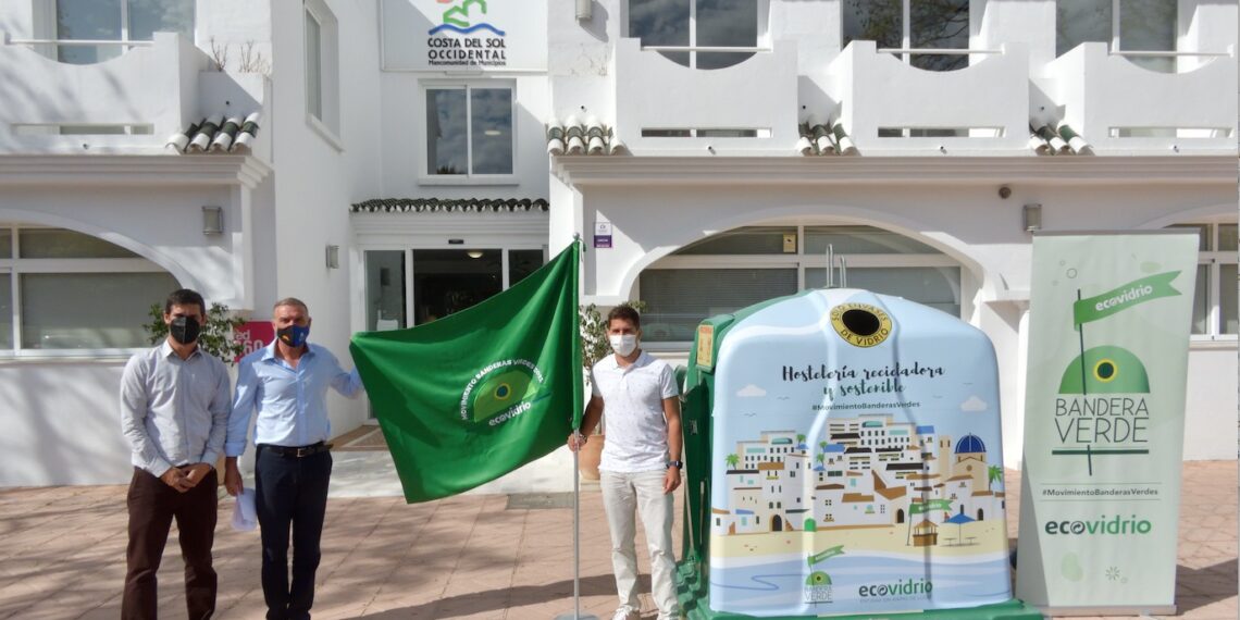 Mancomunidad y Ecovidrio presentan la campaña de verano “Banderas Verdes”