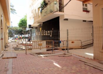Recta final de las obras del entorno de la calle San Roque en Estepona