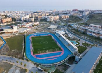 Herido grave el conserje del Estadio de Atletismo de Estepona tras derrumbarse unas escaleras