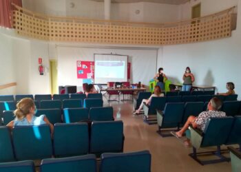 Aprona forma a empleados municipales de Estepona sobre deporte inclusivo