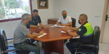 Ayuntamiento y taxistas de Marbella valoran el intrusismo y VTC en el municipio