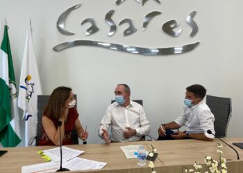 El alcalde de Casares José Carrasco recibe a la Delegada del Gobierno de la Junta Patricia Navarro