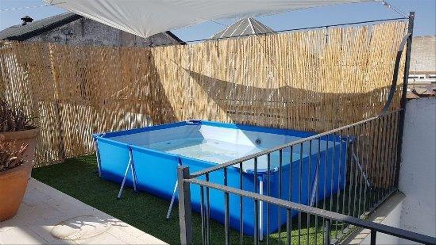 Este es el gran peligro de instalar una piscina hinchable en tu terraza  para este verano - El Periódico