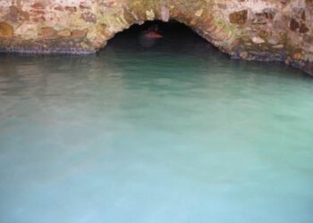 Los Baños de la Hedionda siguen abiertos al público bajo reserva de los usuarios