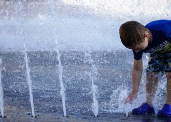 La Costa del Sol en alerta naranja por altas temperaturas hoy domingo