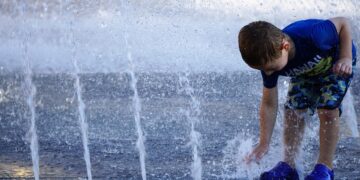 La Costa del Sol en alerta naranja por altas temperaturas hoy domingo