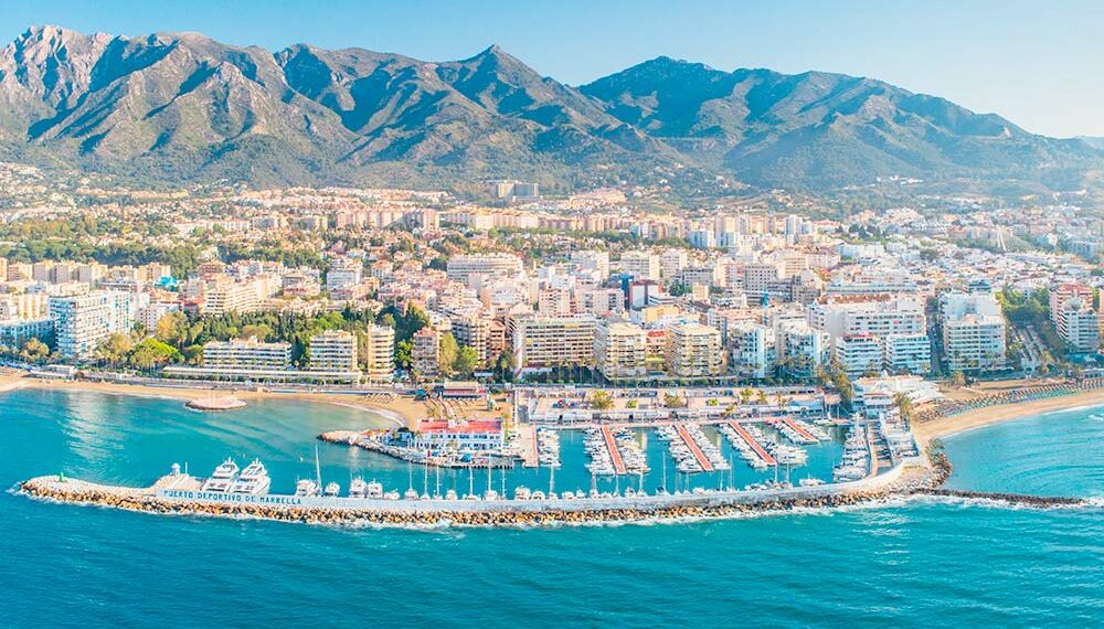 Marbella y Estepona bajo amenaza de toque de queda