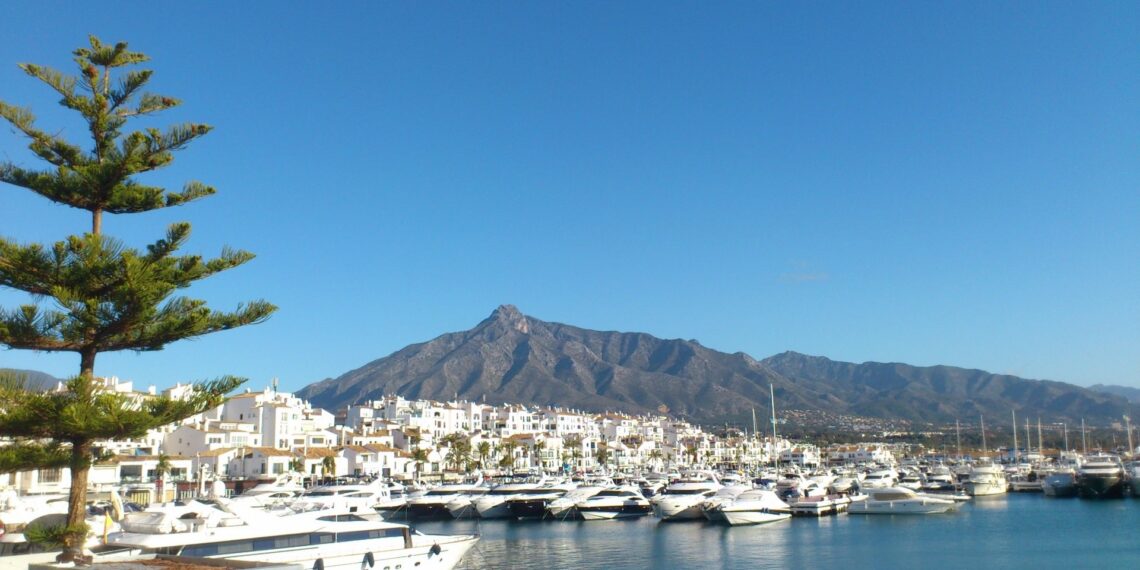 Marbella supera tasa mil a 48 horas de revisar medidas