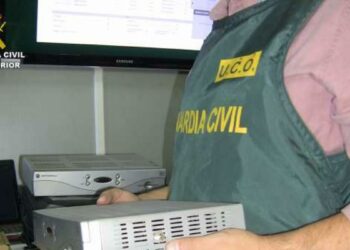 Detenido un joven de Málaga que vendía decodificadores pirata para ver tele de pago gratis