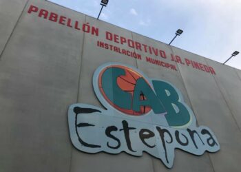El CAB Estepona refuerza su colaboración con el Ayuntamiento de la ciudad
