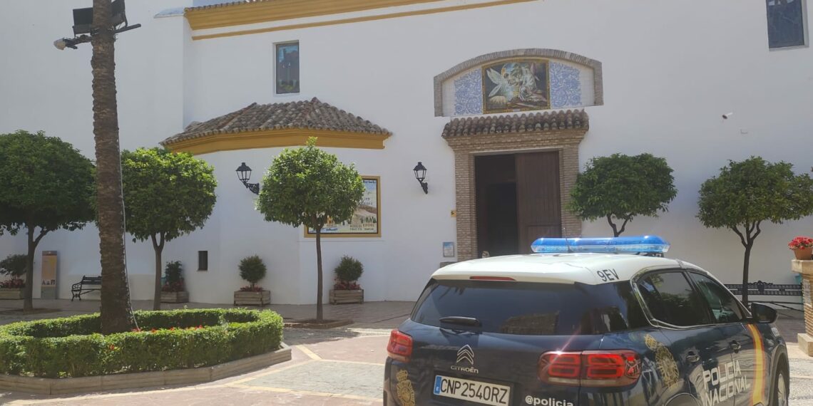 Policía Nacional esclarece doce robos con fuerza en comercios de Marbella durante el verano