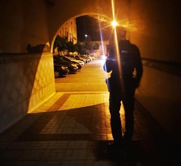 Detenido al ser pillado mientras pasaba droga en plena calle