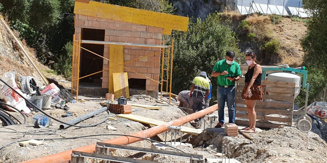 El parque del agua de Casares da un paso más y avanza con la cimentación