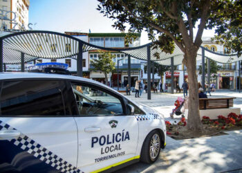 Detenido en Torremolinos tras robar arquetas y dañar la solería en la plaza Adolfo Suárez
