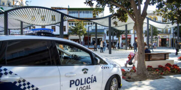 Detenido en Torremolinos tras robar arquetas y dañar la solería en la plaza Adolfo Suárez