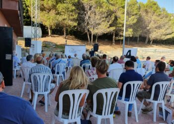 Casares brinda asesoramiento a los vecinos afectados por los nuevos proyectos fotovoltaicos y eólicos