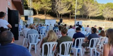 Casares brinda asesoramiento a los vecinos afectados por los nuevos proyectos fotovoltaicos y eólicos