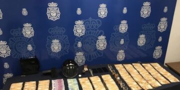 Tres detenidos en Málaga por robar 130.000 euros a un hombre al que maniataron en su casa