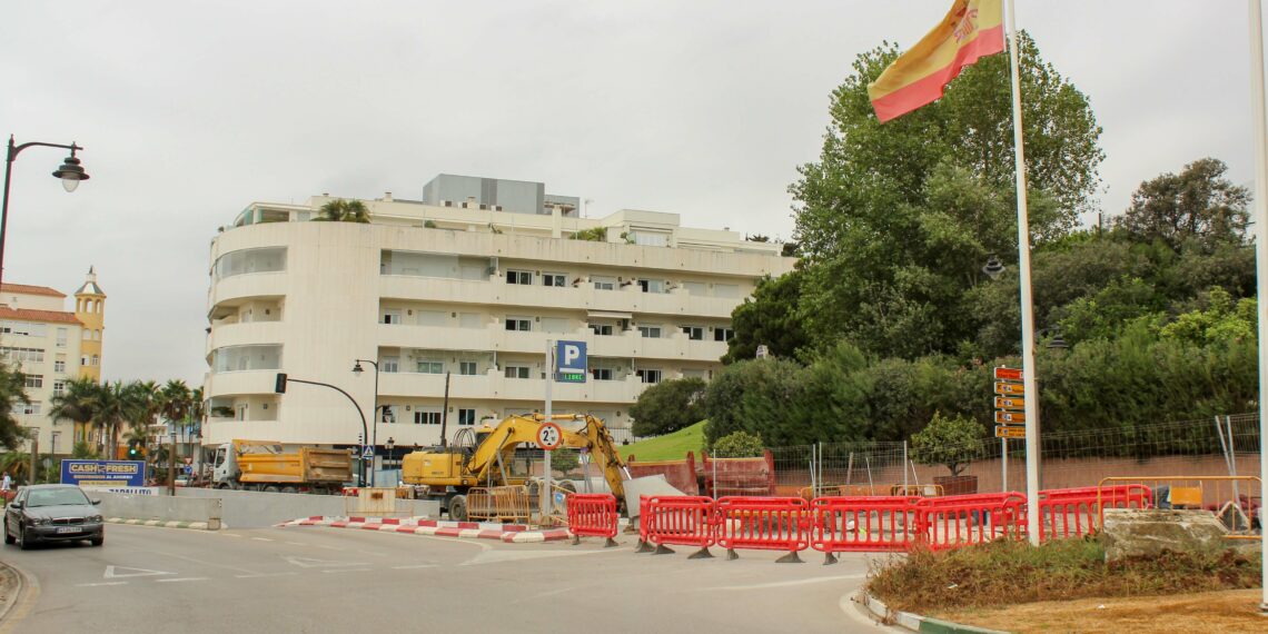 Llegan al ecuador las obras en la red de abastecimiento de agua de la avenida Litoral