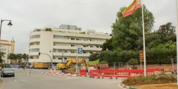 Llegan al ecuador las obras en la red de abastecimiento de agua de la avenida Litoral