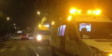 Cuatro personas heridas tras ser atropelladas por una moto anoche en Estepona