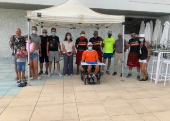 Los atletas BeerMenZ donan 500 euros a la causa del joven esteponero Hugo Montero