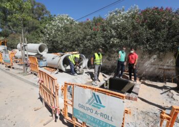 Levantan un muro en la Avenida Buchinguer de Marbella para evitar inundaciones