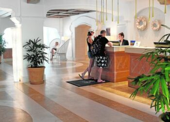 Hoteles de Marbella y Estepona recuperan el pulso con un 70% de ocupación