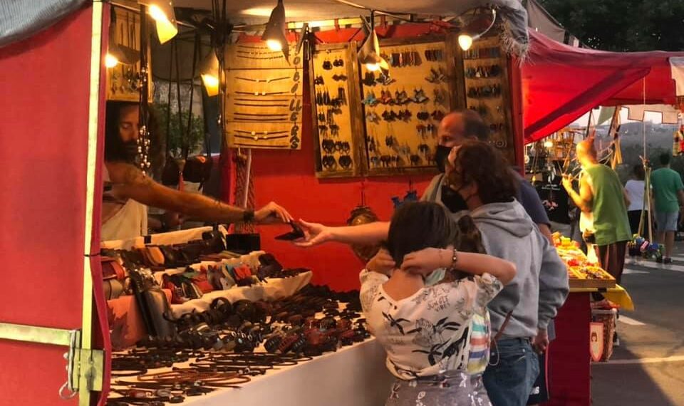 Sabinillas celebra un mercado marinero con motivo de la festividad de San Luis