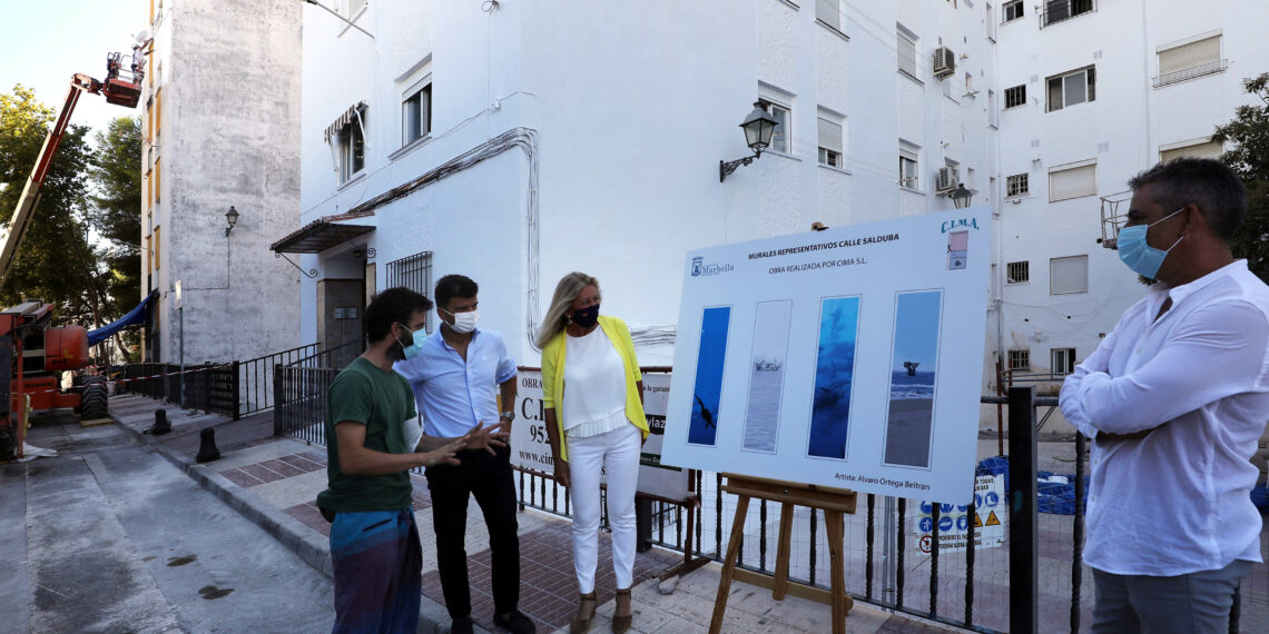 Cuatro grandes murales decorarán las fachadas de la barriada Plaza de Toros de Marbella