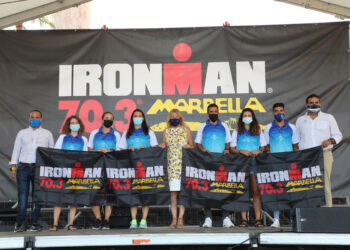 Dos equipos del programa ‘Marca Marbella’ y ‘Marca San Pedro’, en el Ironman 70.3