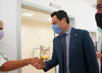 La Junta solicita amparo legal para perseguir a trabajadores de residencias que no quieran vacunarse