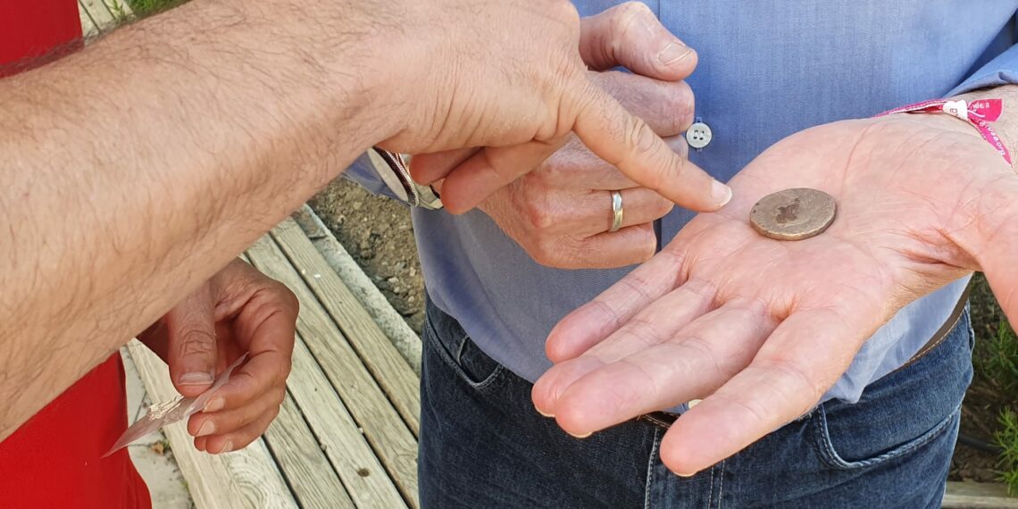 La moneda romana encontrada en la Cripta de Casares se expondrá en la Casa Natal de Blas Infante