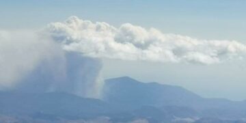 La probabilidad de pirocúmulo en Sierra Bermeja es hoy más alta que el viernes: hay un nuevo incendio