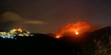 Varios incendios forestales azotan Sierra Bermeja en pocos minutos
