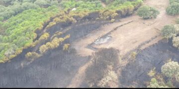 Las llamas acabaron devorando el helicóptero del INFOCA accidentado
