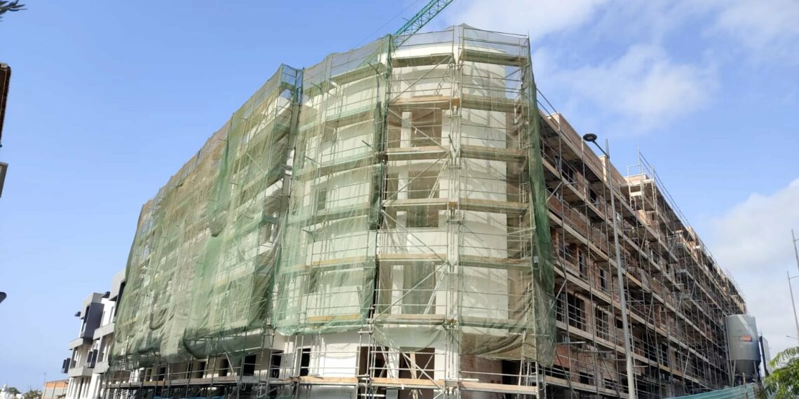 Las obras de construcción de 100 VPO en Estepona superan el 60% de su ejecución