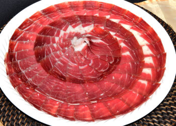 Este domingo, final andaluza del concurso de cortadores de jamón en Estepona