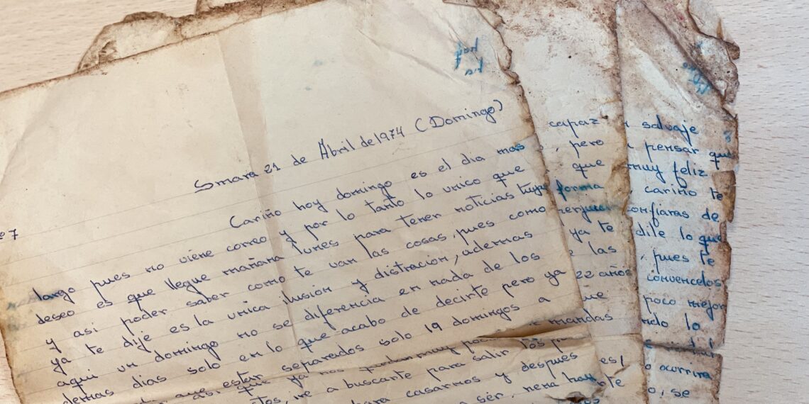 Encuentran en el vertedero de Casares una carta escrita en 1974 de un soldado a su novia