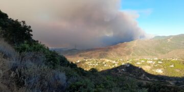 La situación empeorará esta tarde con Benahavís desalojando ya 80 viviendas