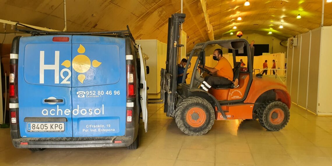 Empresas de Estepona y alrededores se vuelcan en apoyo al operativo que lucha contra el fuego