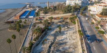 Comienzan en Estepona las obras del balcón hacia el Mediterráneo que incluirá un espectacular centro comercial