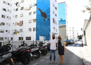 La barriada Plaza de Toros de Marbella estrena cuatro murales de inspiración marinera