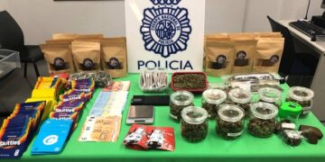 Desmantelado en Marbella un “coffee shop” dedicado a la supuesta venta de sustancias estupefacientes